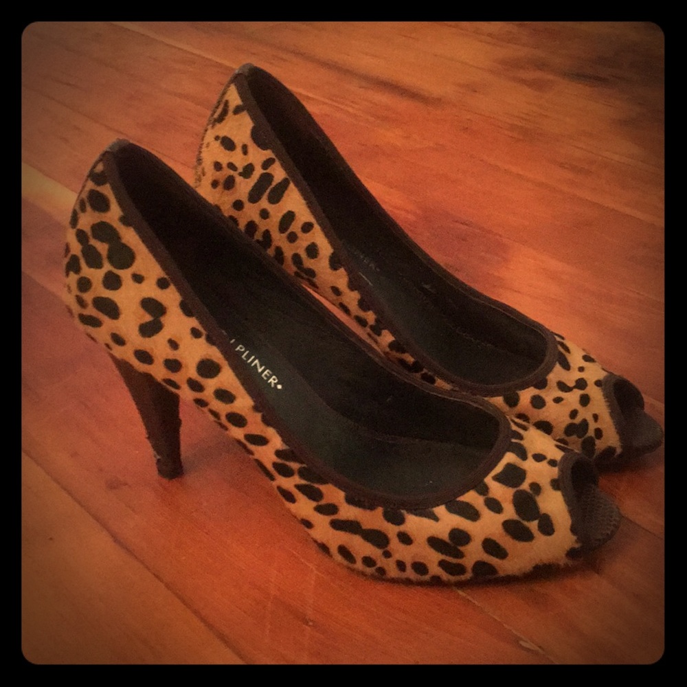Donald J Pliner Cheetah heels. Leopard peep toe.